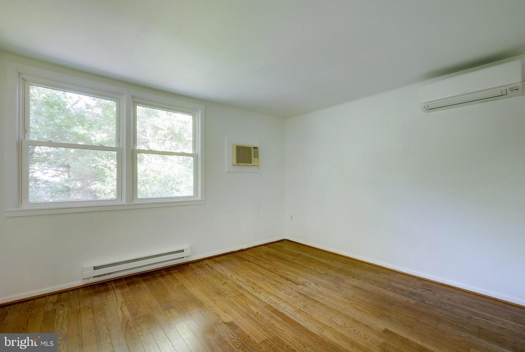 16 RIDGE ROAD N