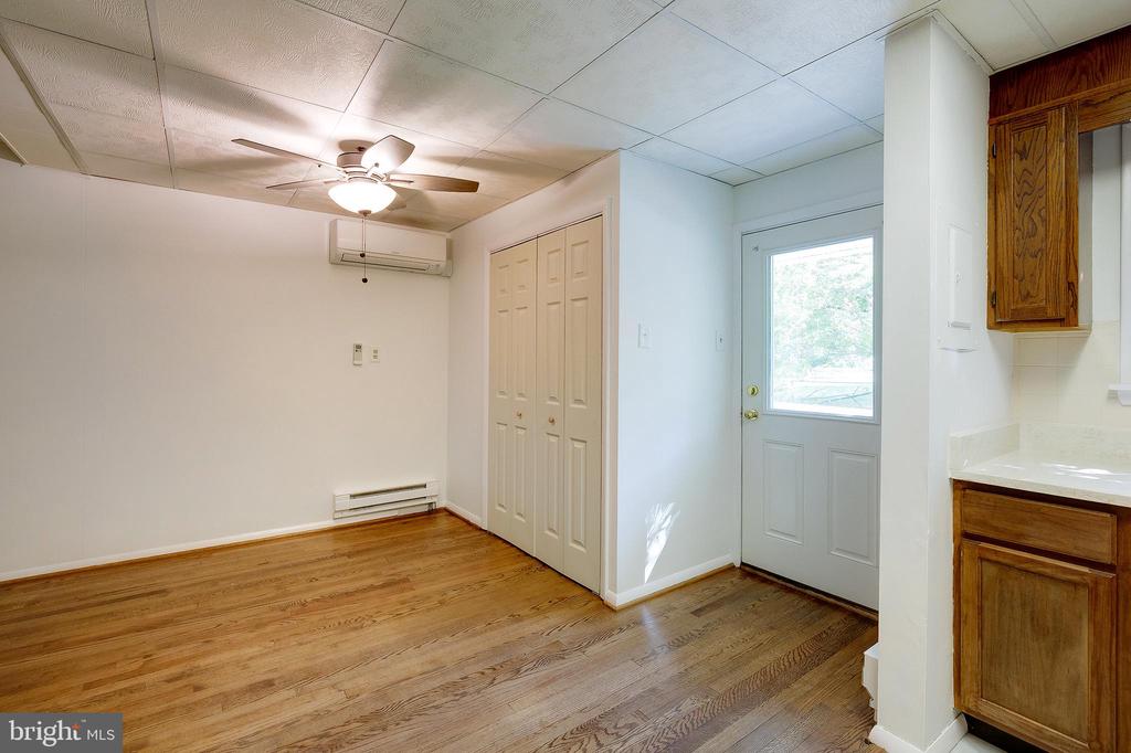 16 RIDGE ROAD N