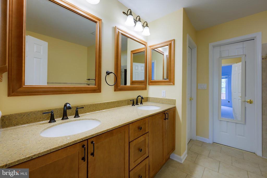 14224 GREENVIEW DRIVE