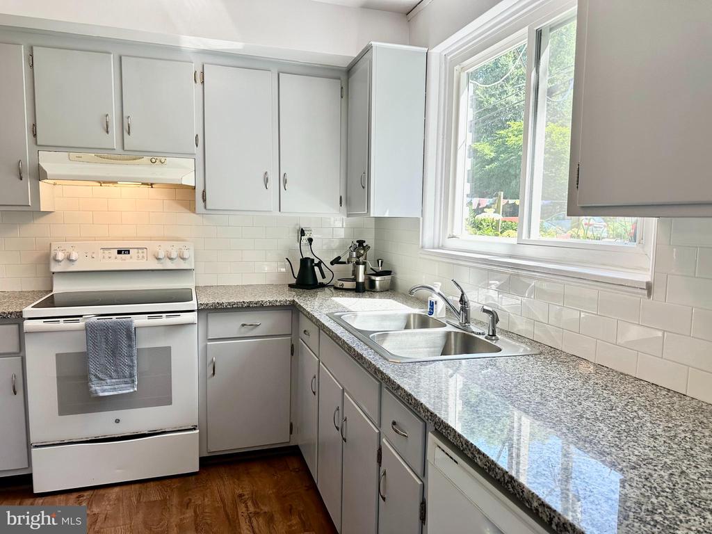 3 GARDENWAY