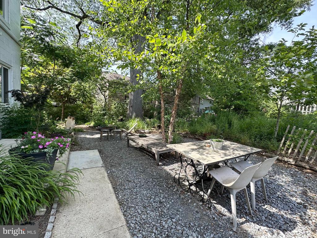 3 GARDENWAY
