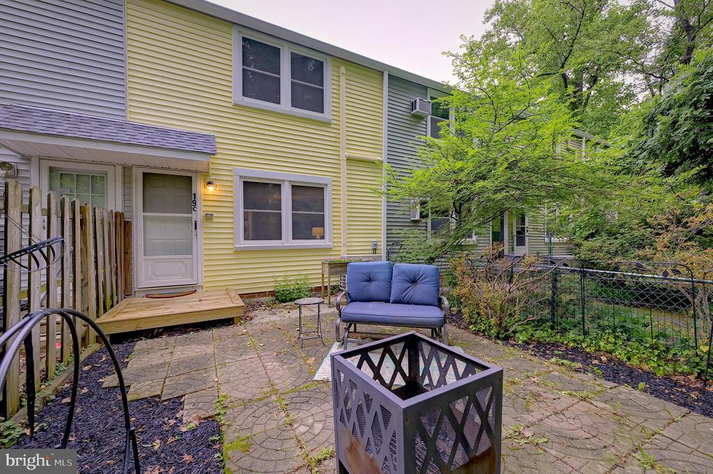 19 HILLSIDE ROAD C