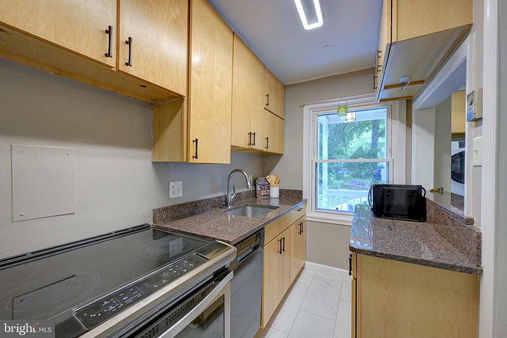 19 HILLSIDE ROAD C