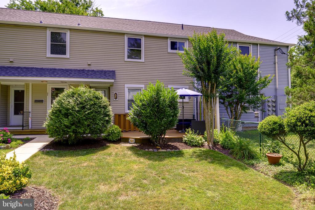 8 LAUREL HILL ROAD