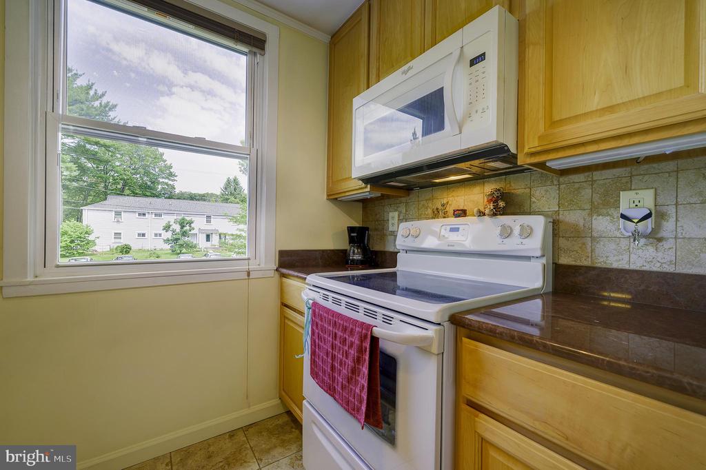 8 LAUREL HILL ROAD