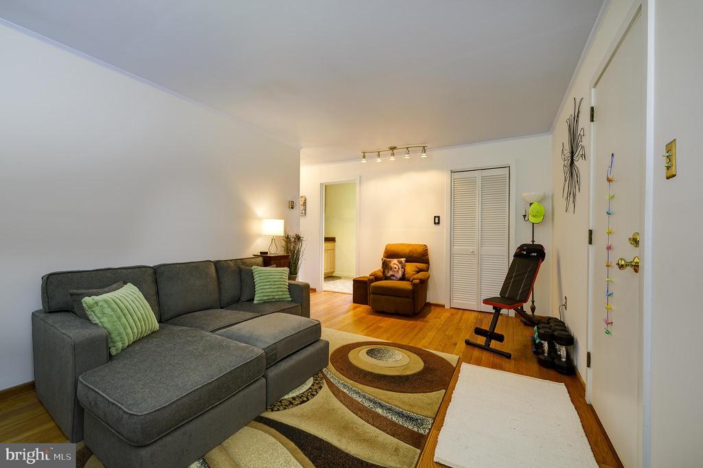 8 LAUREL HILL ROAD