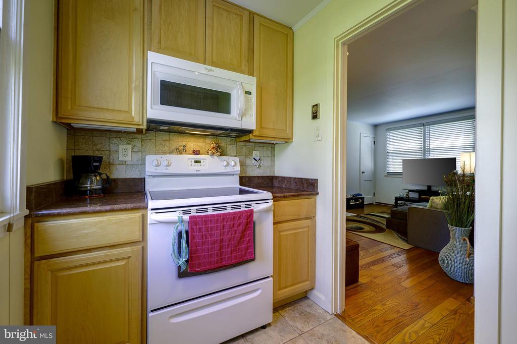 8 LAUREL HILL ROAD