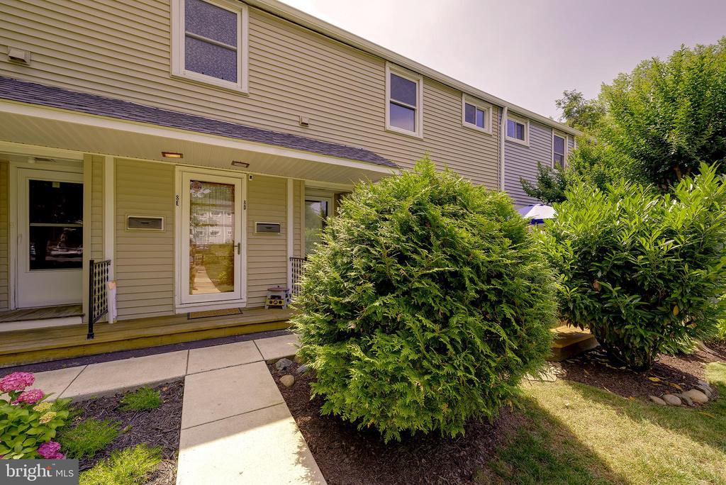 8 LAUREL HILL ROAD
