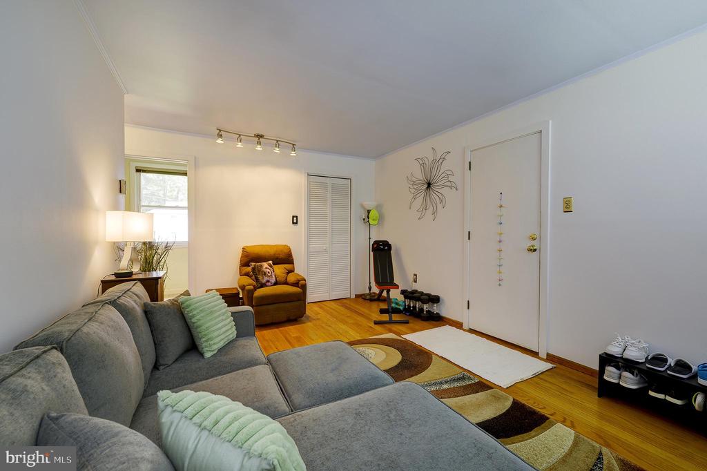 8 LAUREL HILL ROAD