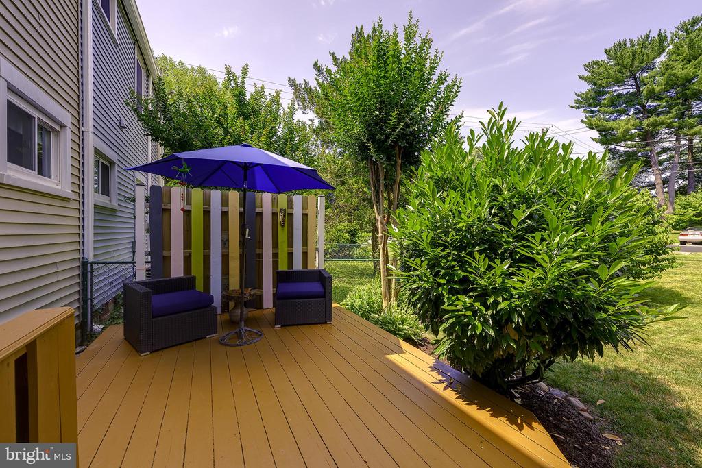 8 LAUREL HILL ROAD