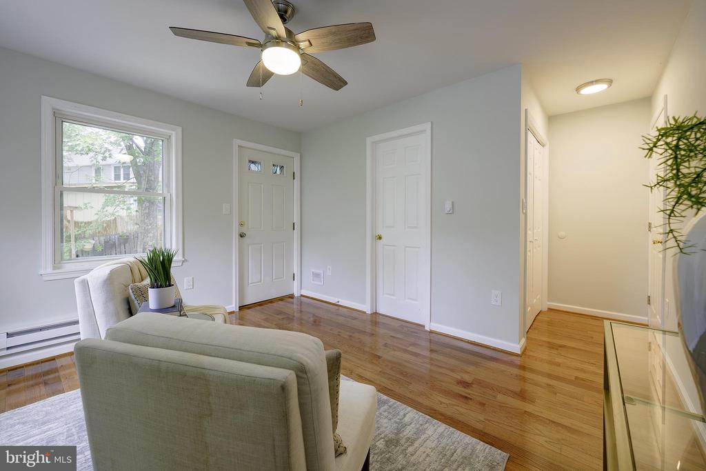 11 HILLSIDE ROAD