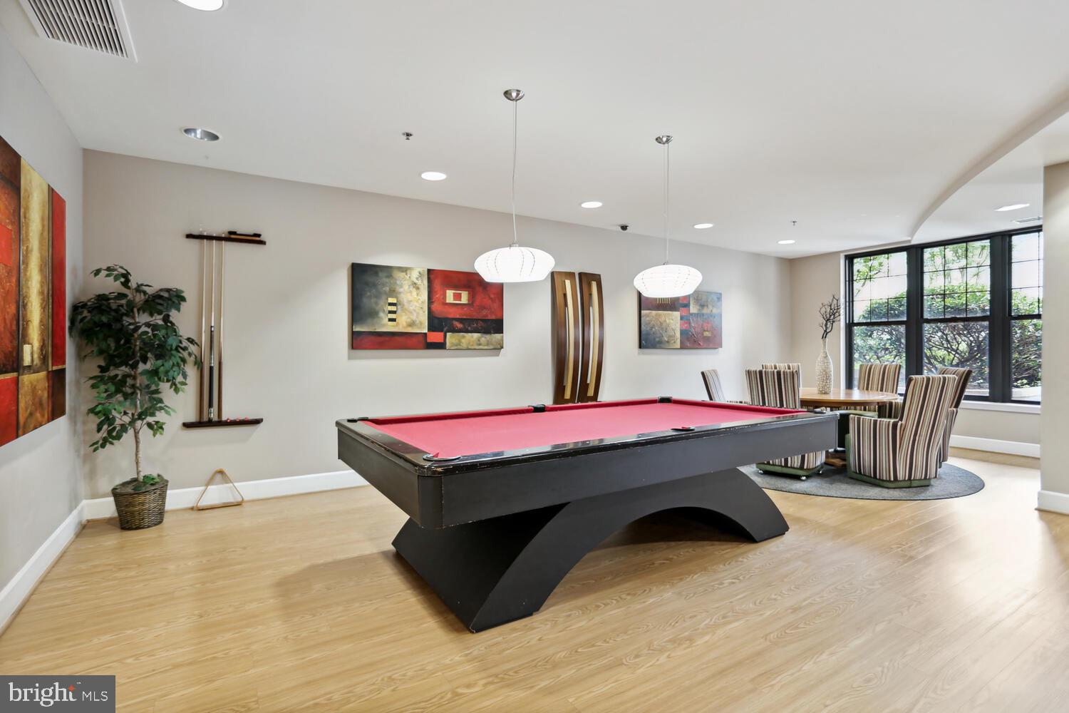 444 W Broad STREET Unit: 619
