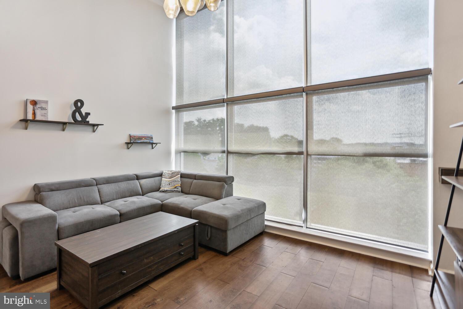 444 W Broad STREET Unit: 619