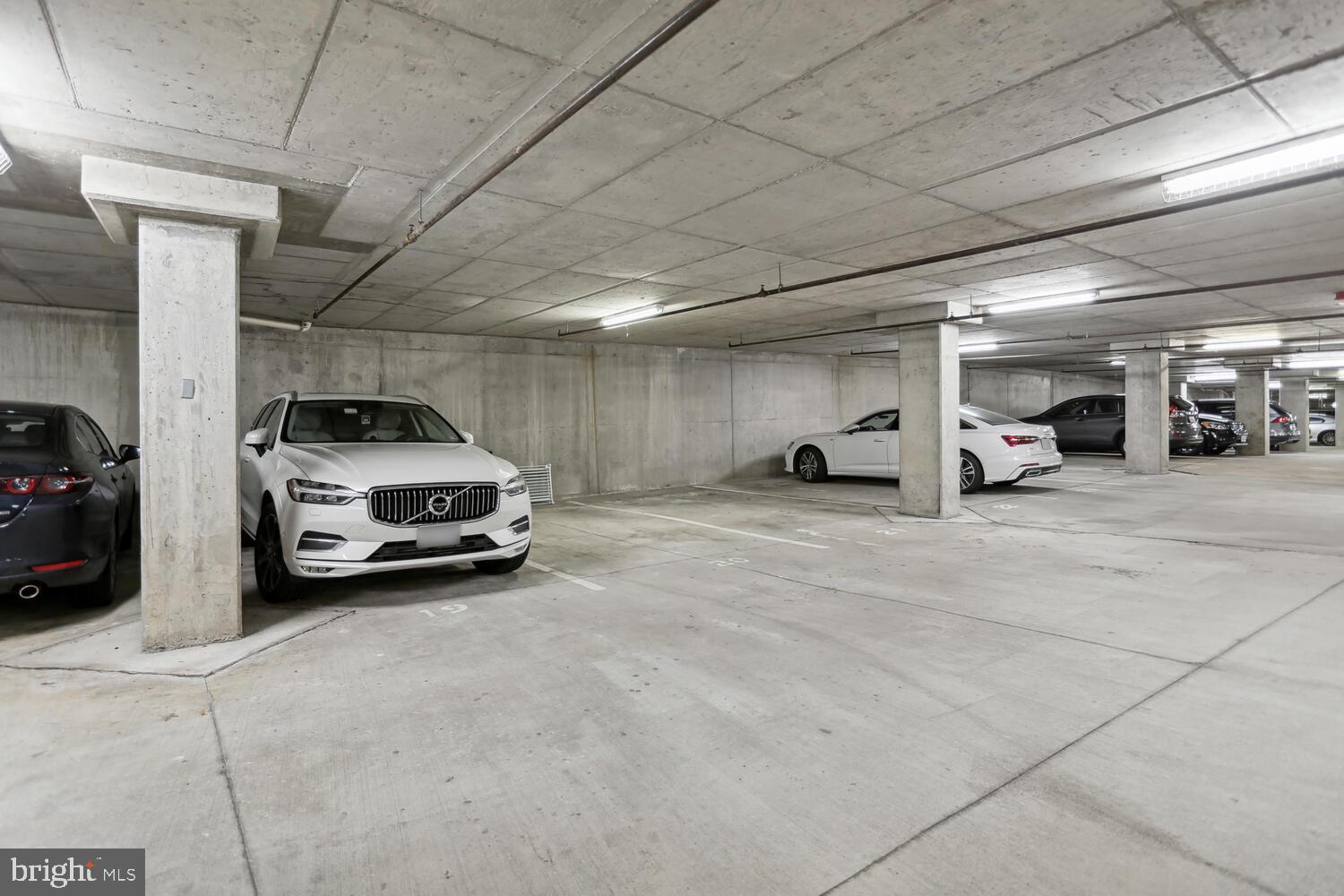 444 W Broad STREET Unit: 619