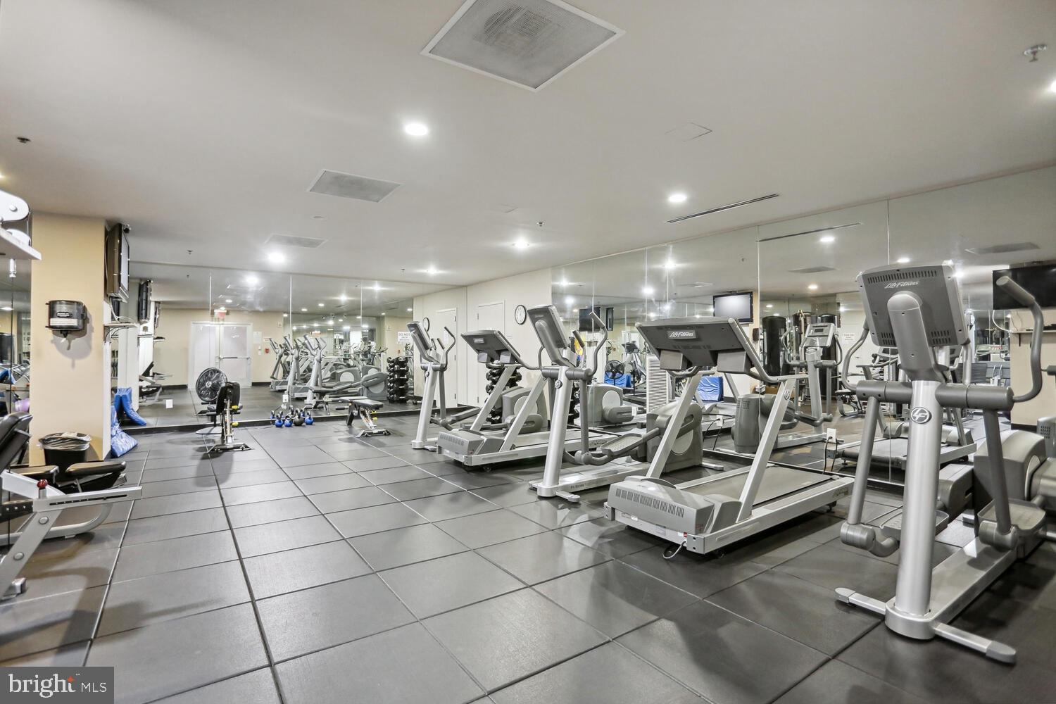 444 W BROAD ST #619