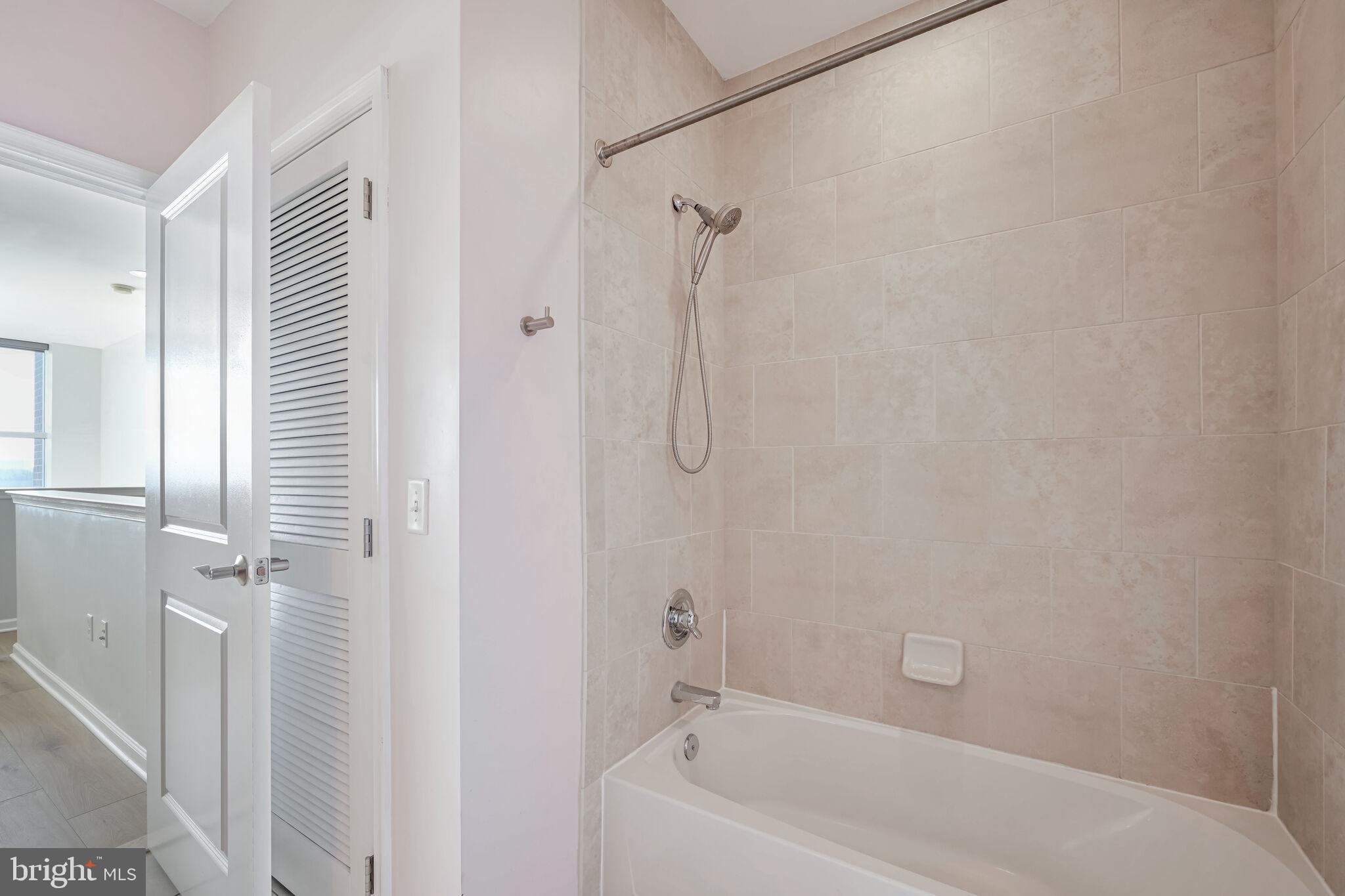 444 W BROAD STREET 619