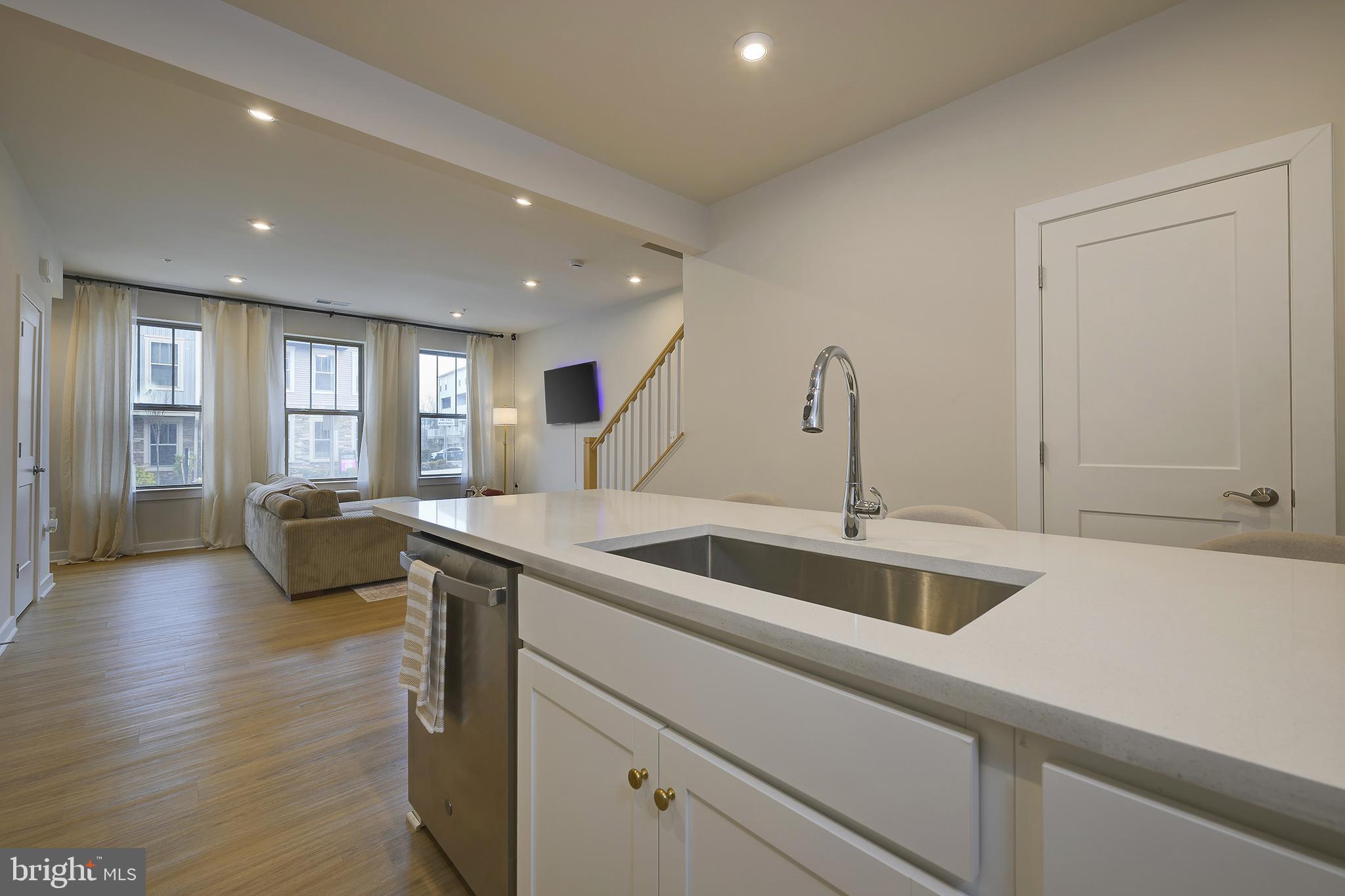 203 PARK CENTRAL TERRACE A