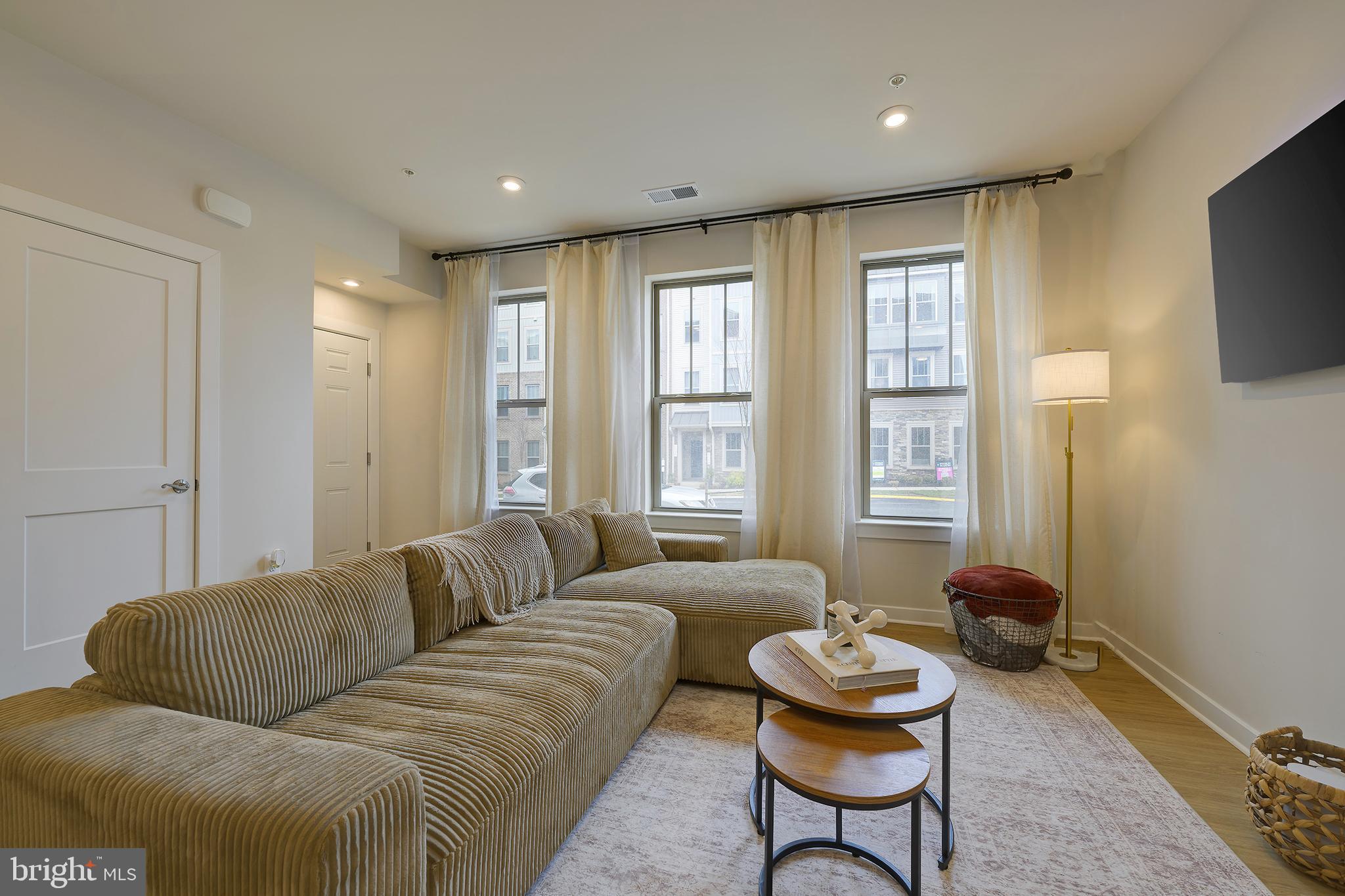 203 PARK CENTRAL TERRACE A