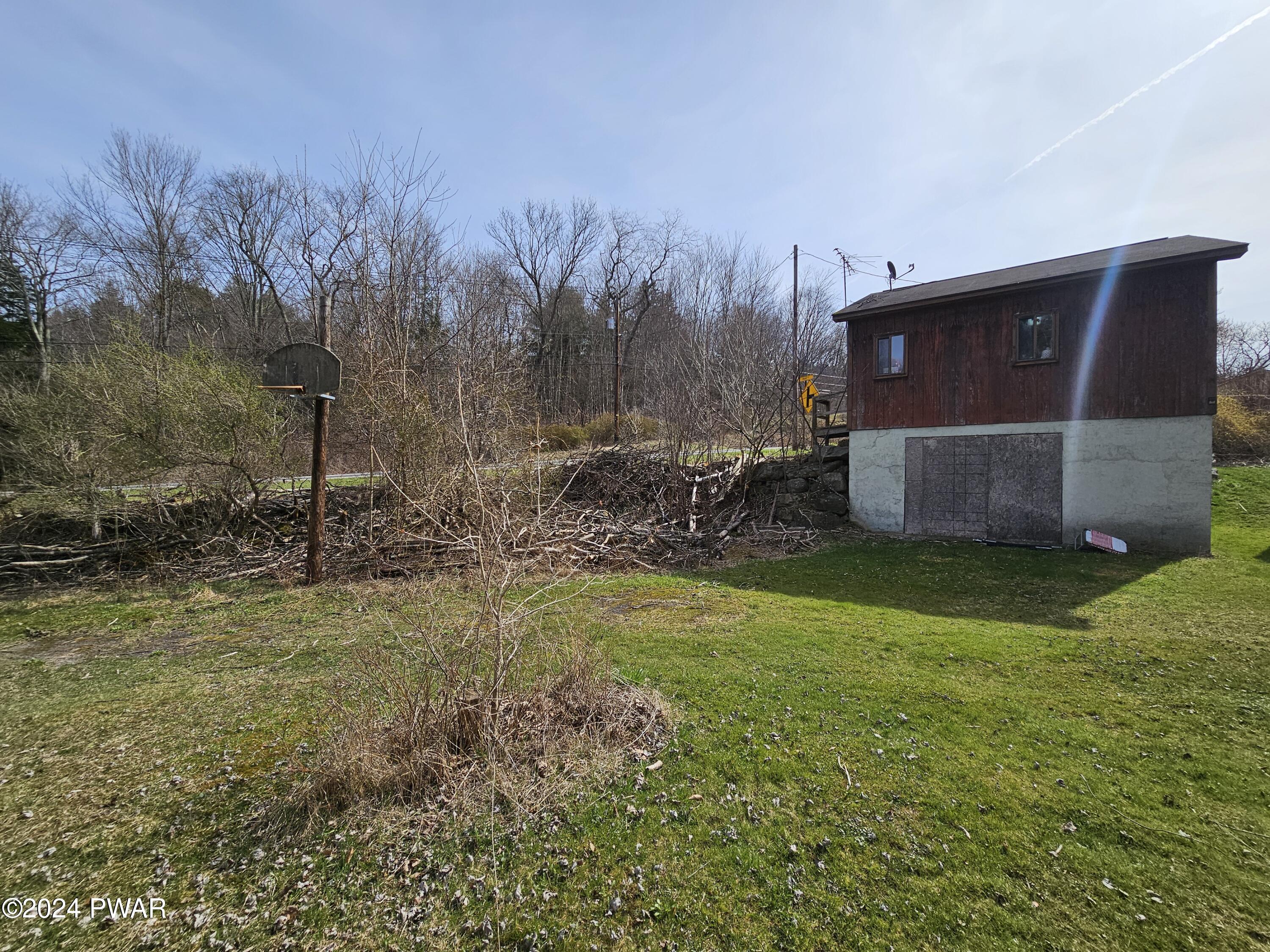 305 E Sterling Road