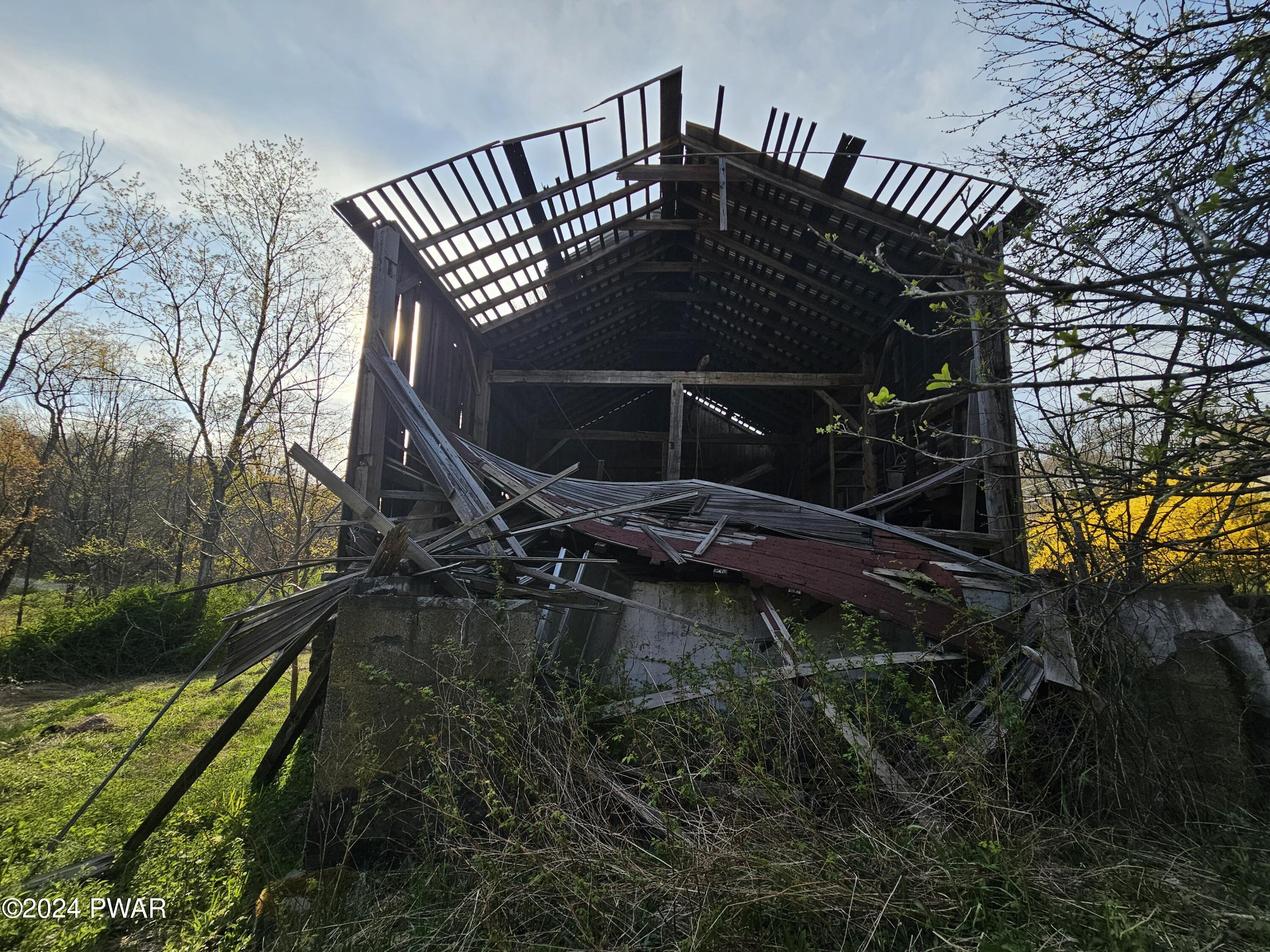 305 E Sterling Road