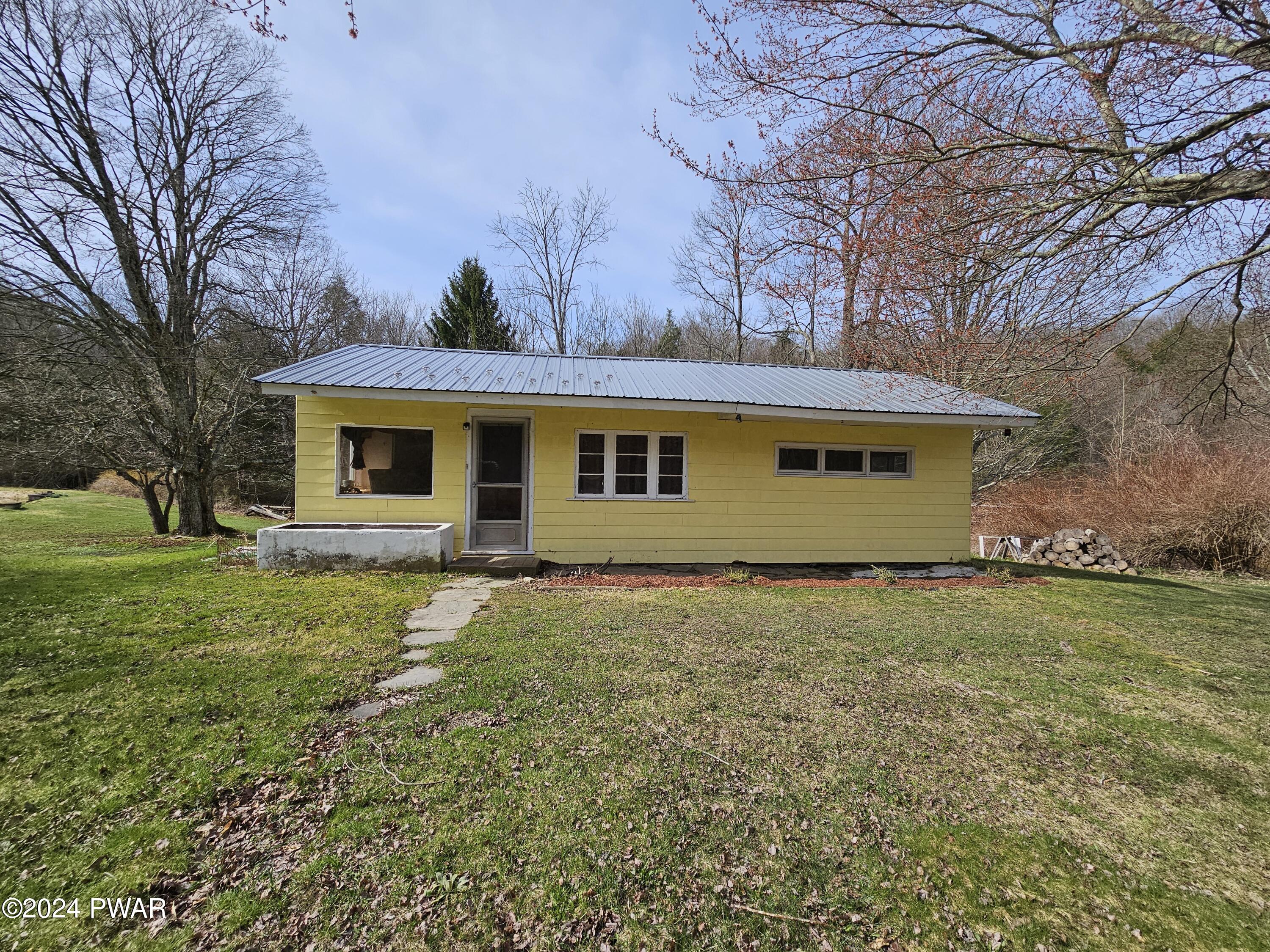 305 E Sterling Road