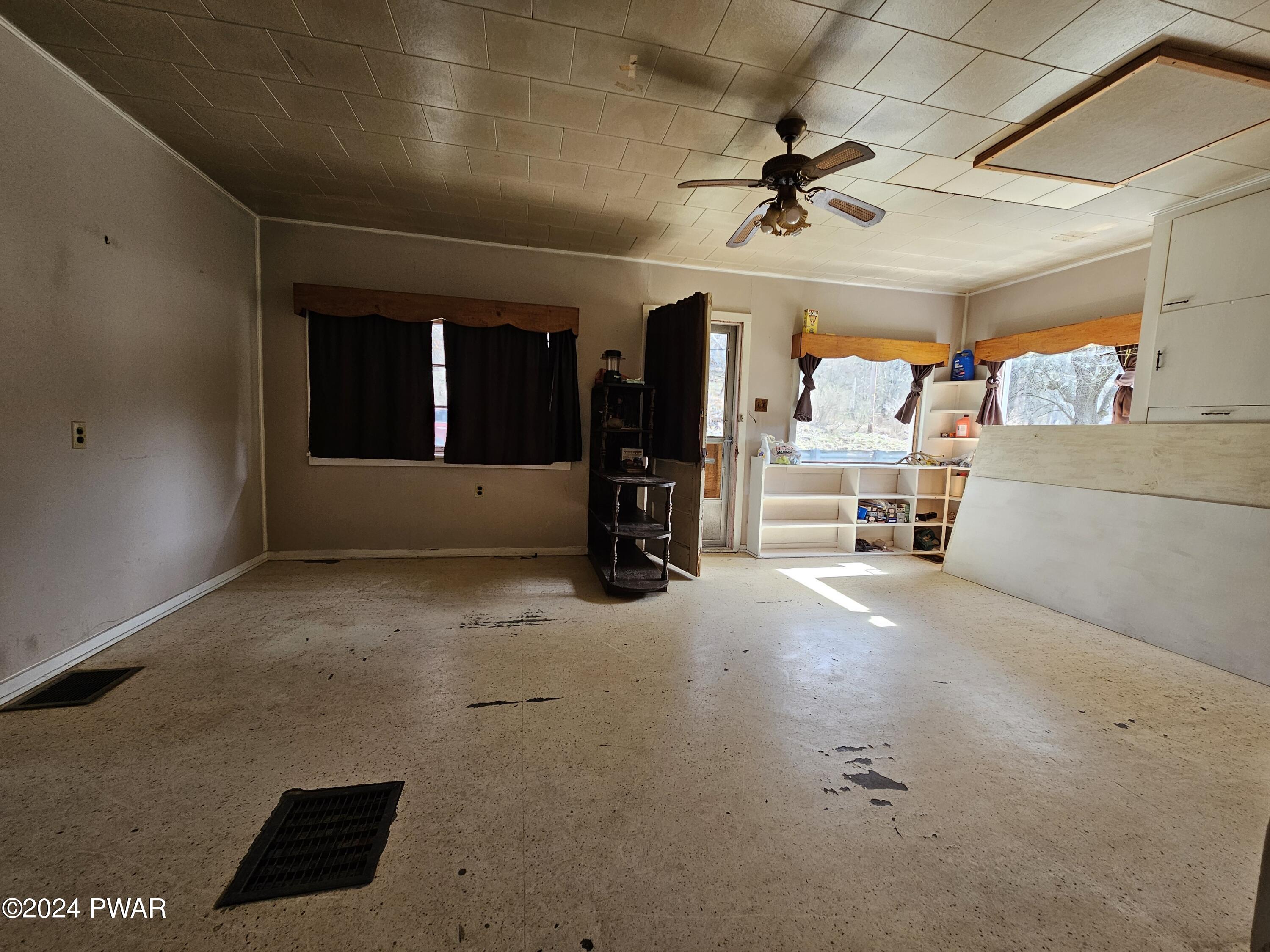 305 E Sterling Road