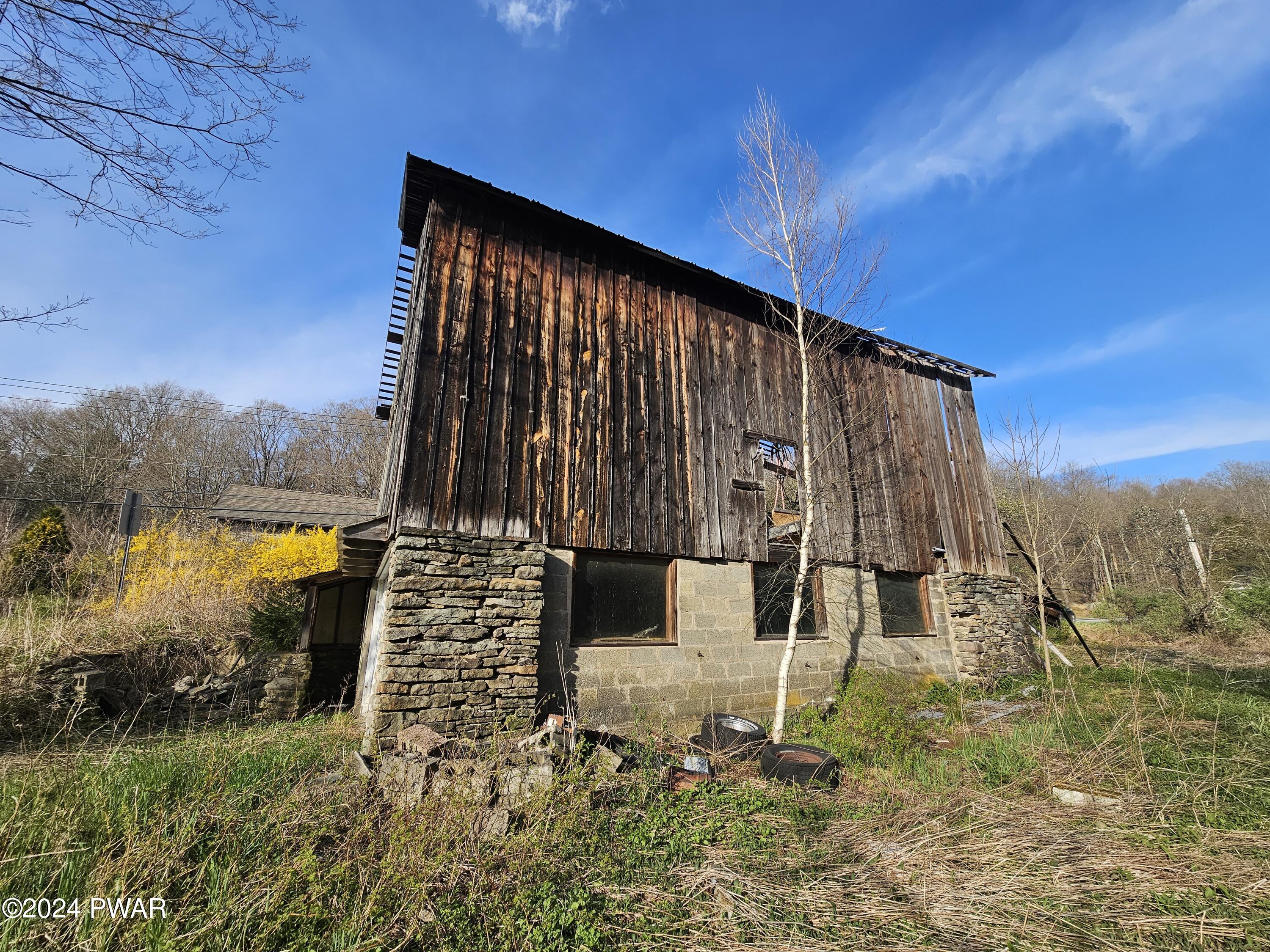 305 E Sterling Road