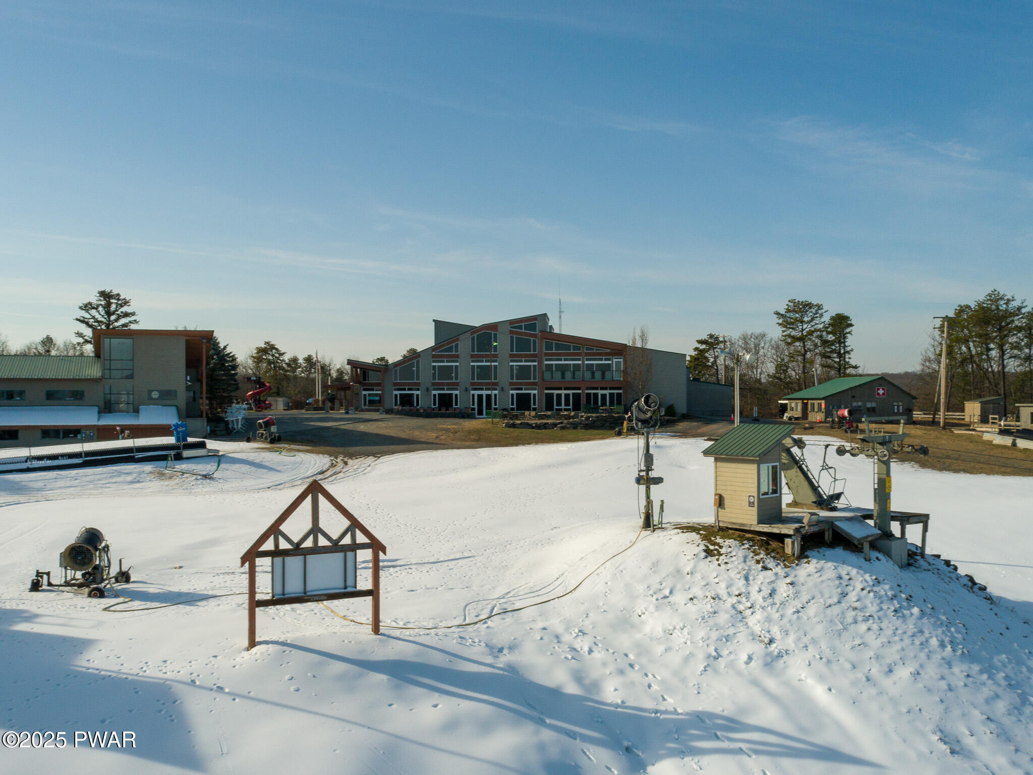 142 Lamplighter Lane
