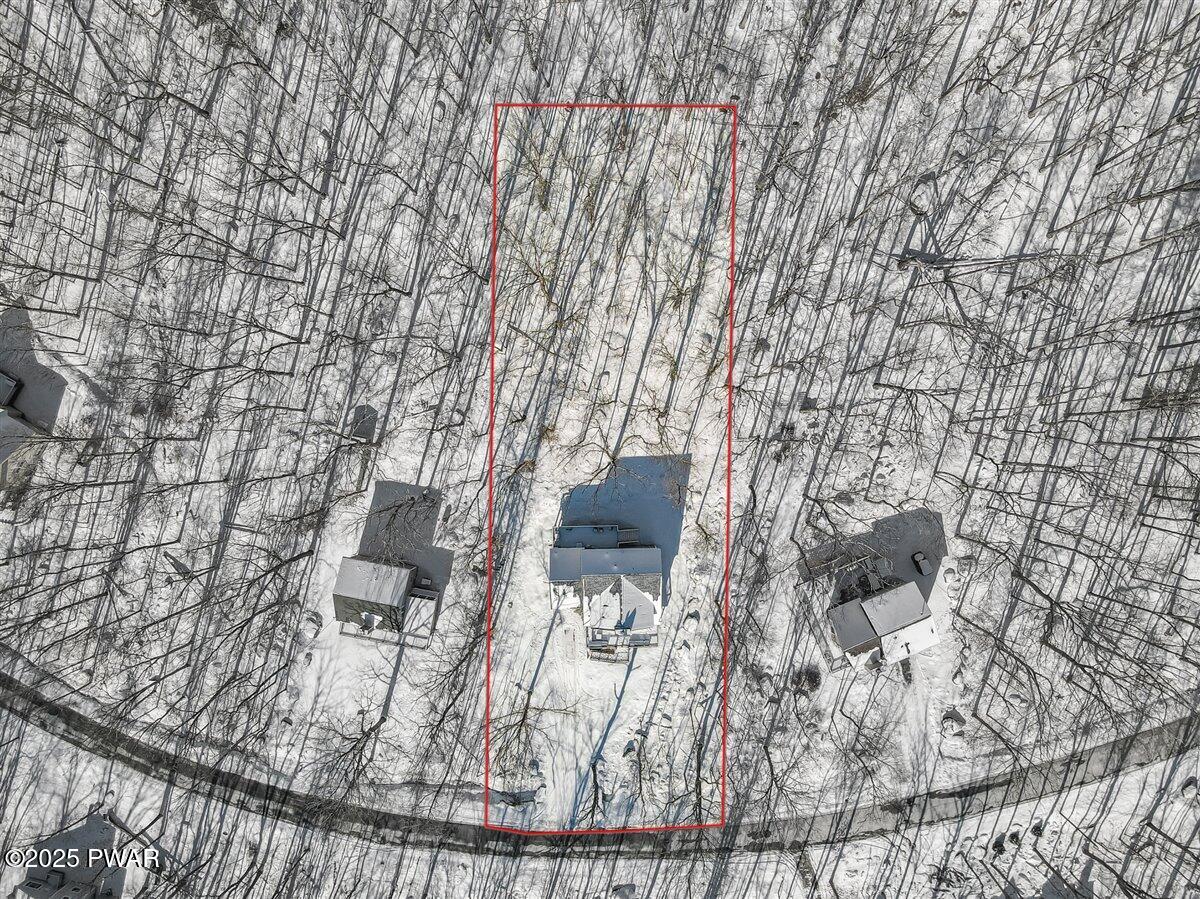 142 Lamplighter Lane