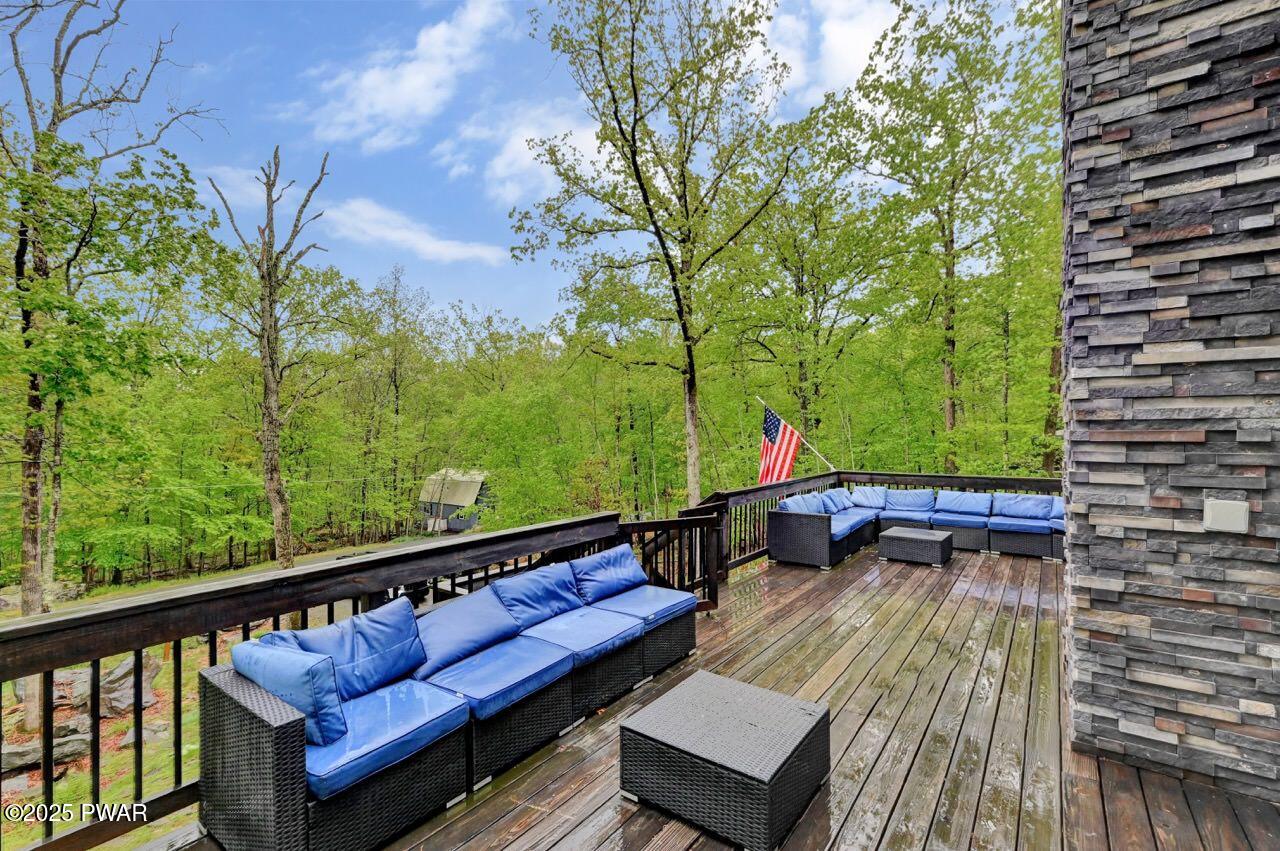 142 Lamplighter Lane