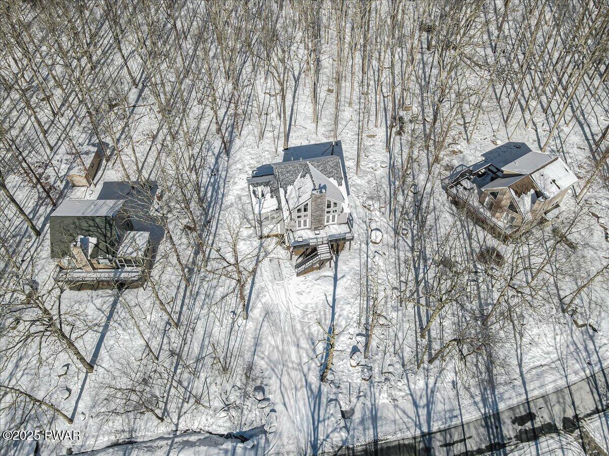 142 Lamplighter Lane