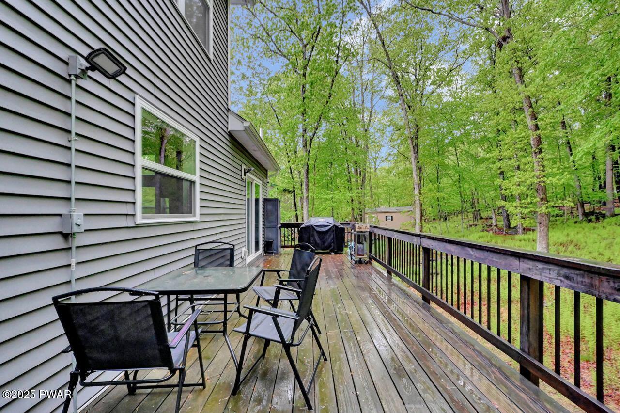 142 Lamplighter Lane