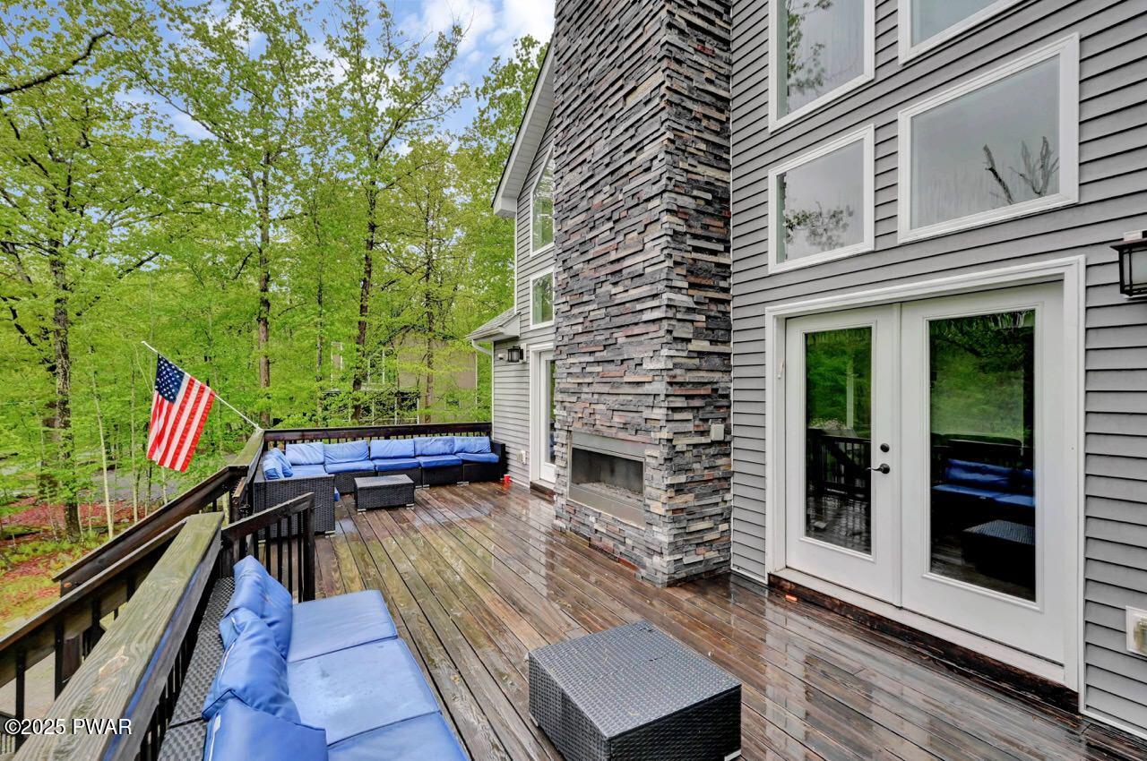 142 Lamplighter Lane