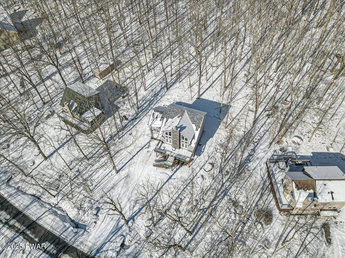 142 Lamplighter Lane