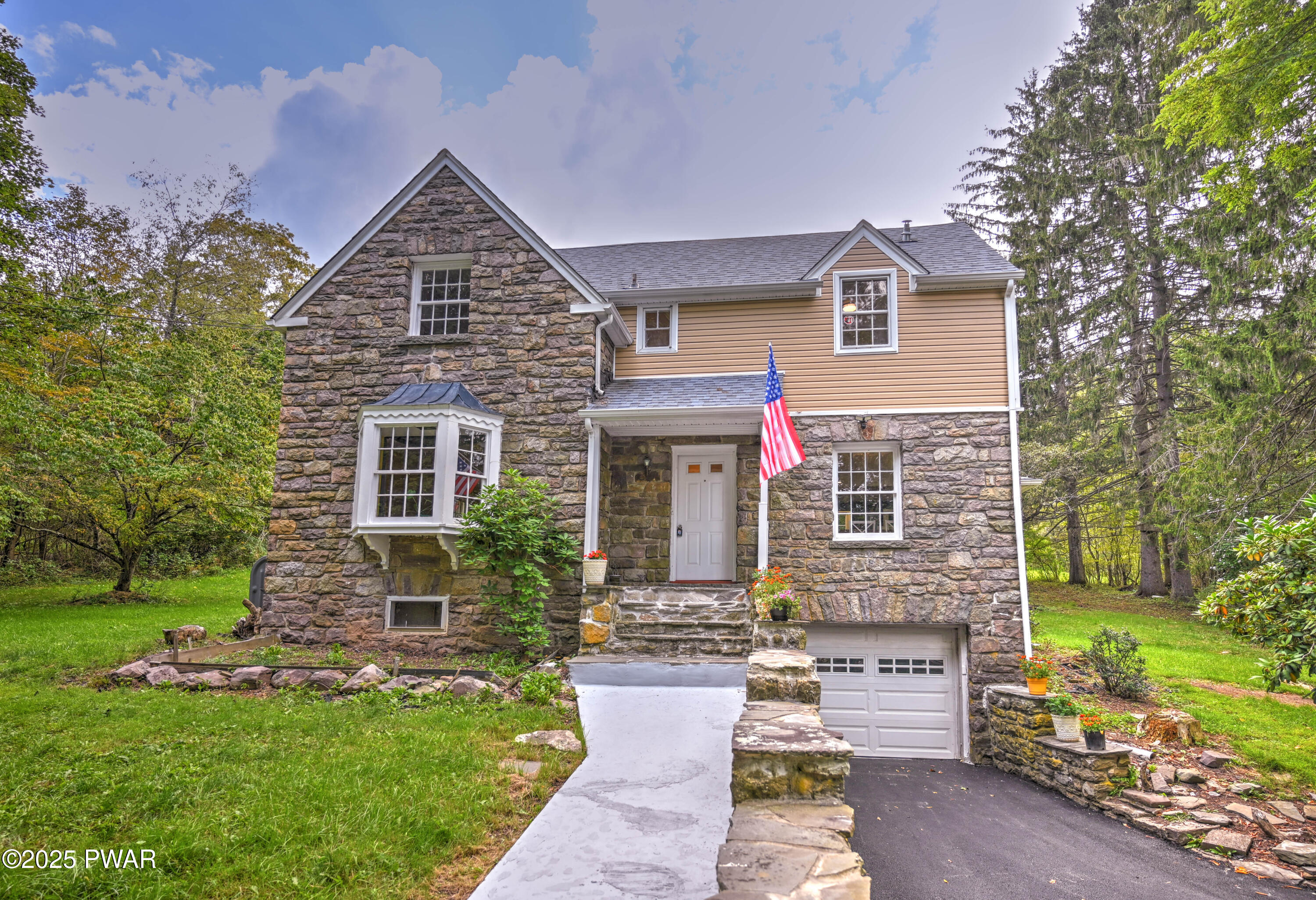 735 Main Street