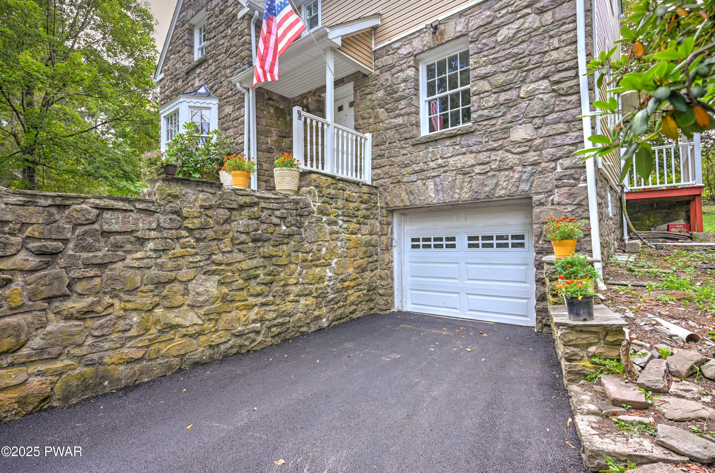 735 Main Street