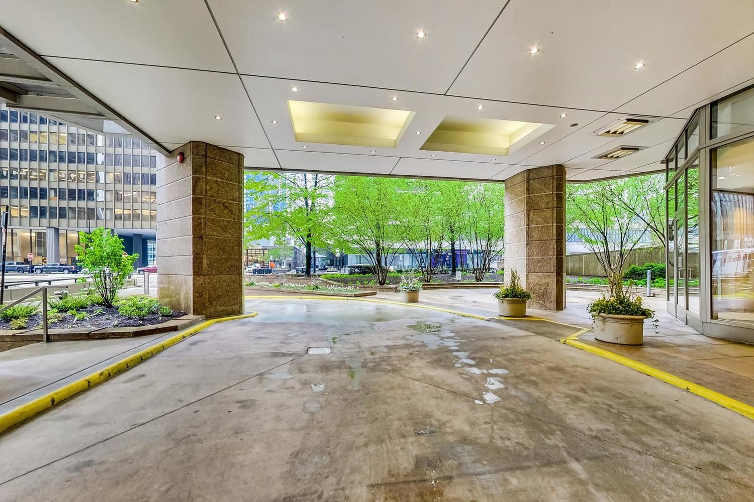 222 N Columbus Drive Unit: 3907