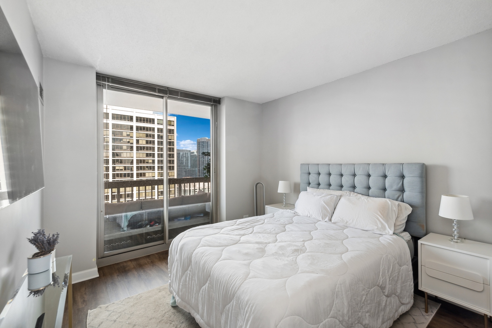 222 N Columbus Drive Unit: 3907