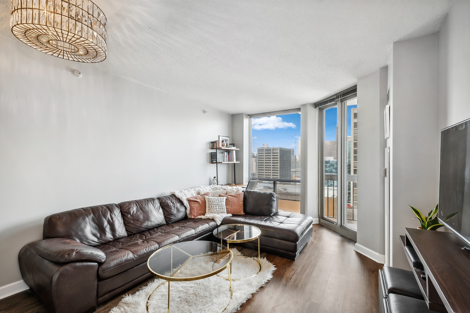 222 N Columbus Drive Unit: 3907
