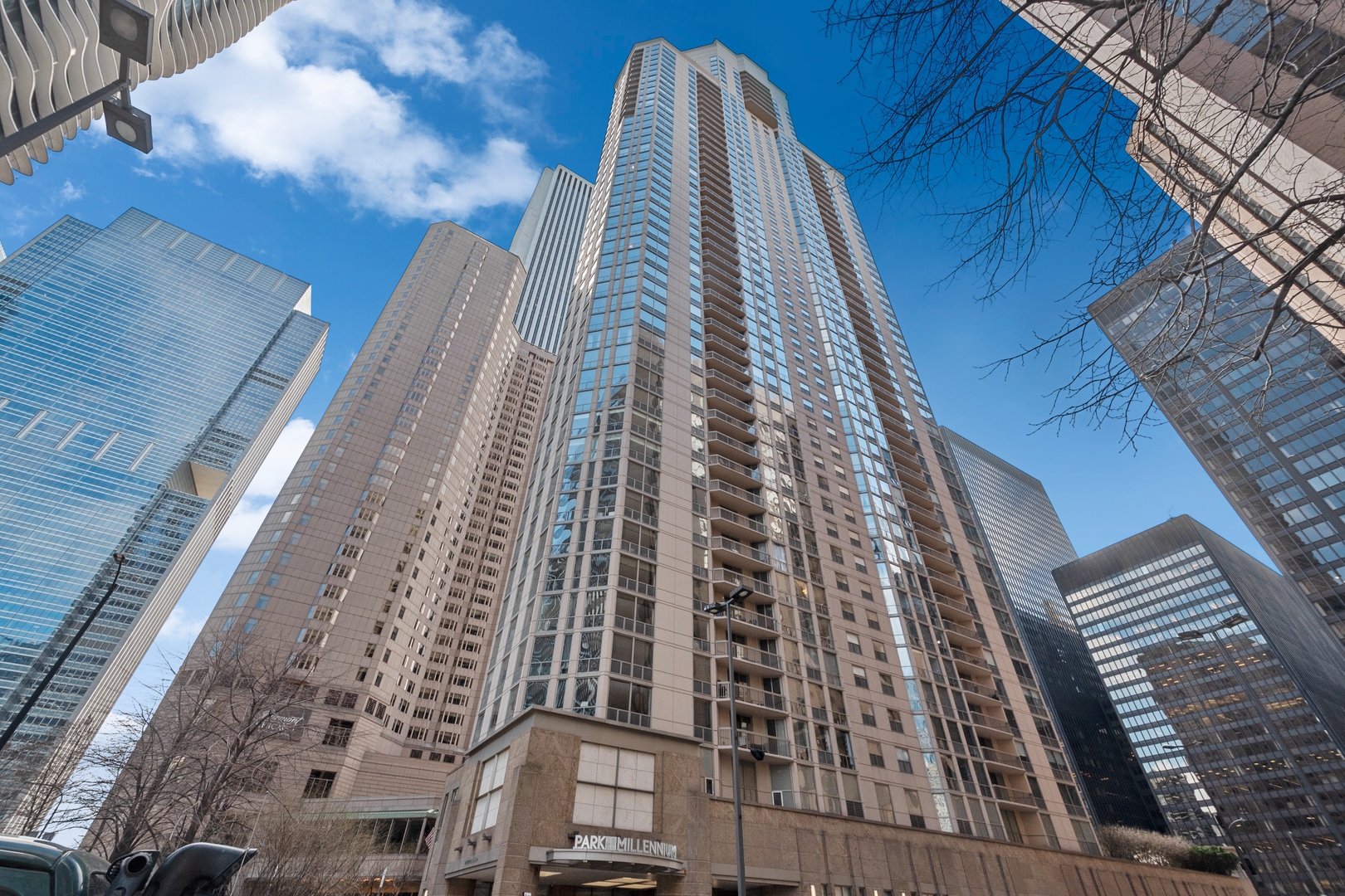 222 N Columbus Drive Unit: 3907