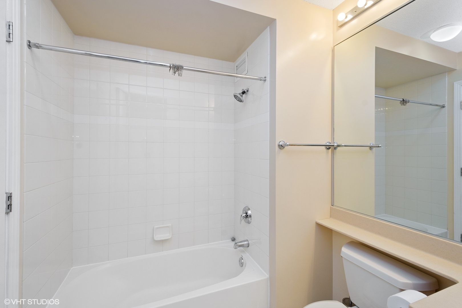 400 N La Salle Drive Unit: 1701