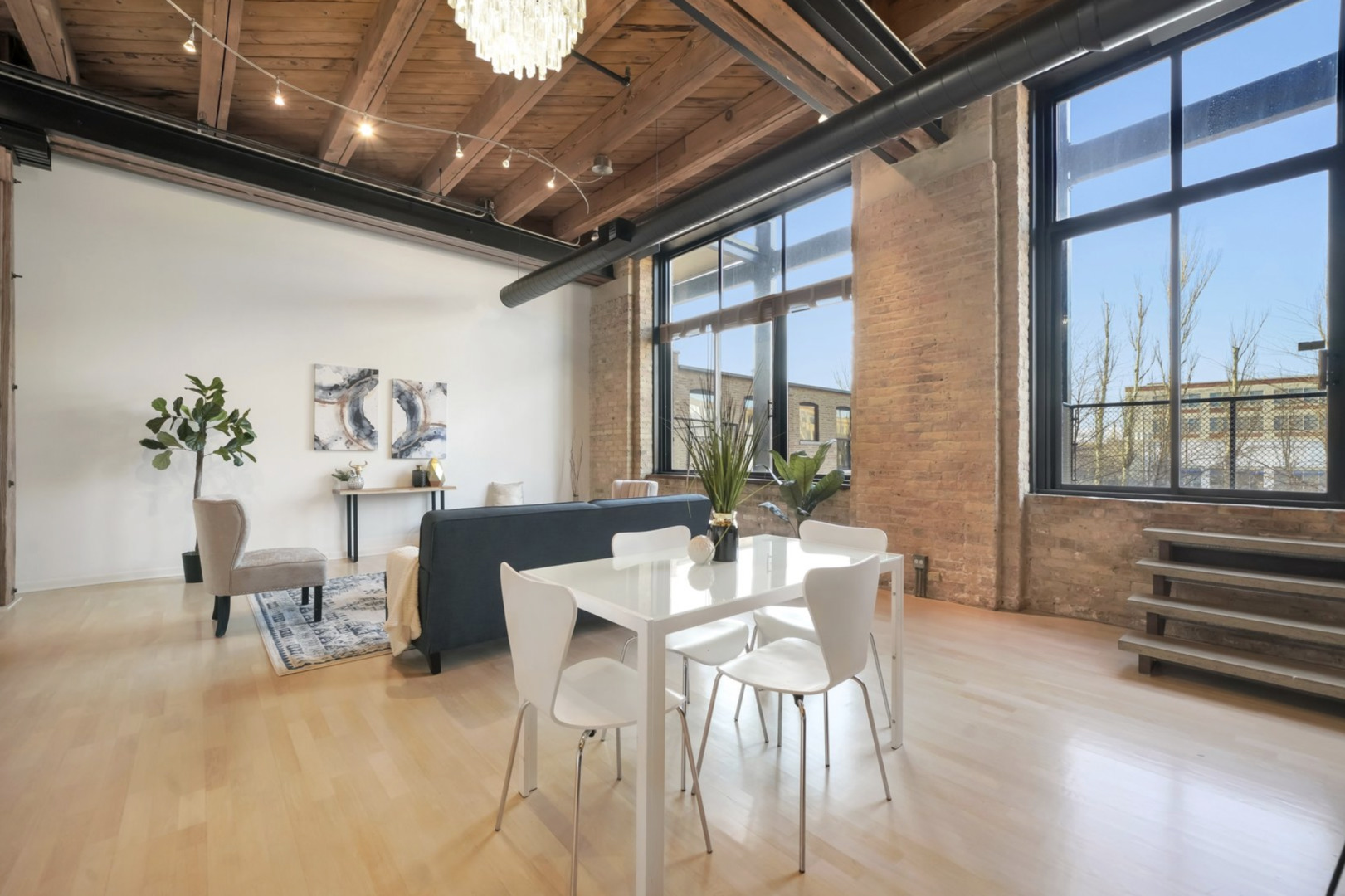 1872 N Clybourn Avenue Unit: 204