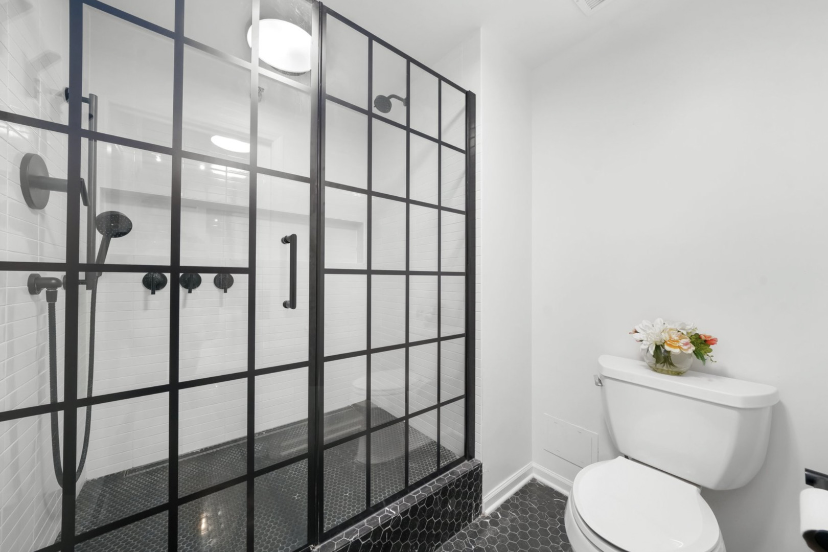 1872 N Clybourn Avenue Unit: 204