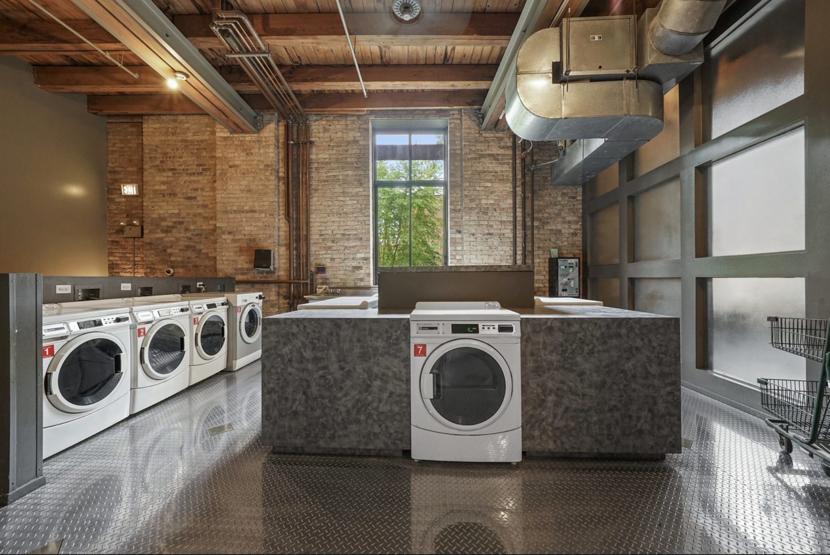 1872 N Clybourn Avenue Unit: 204