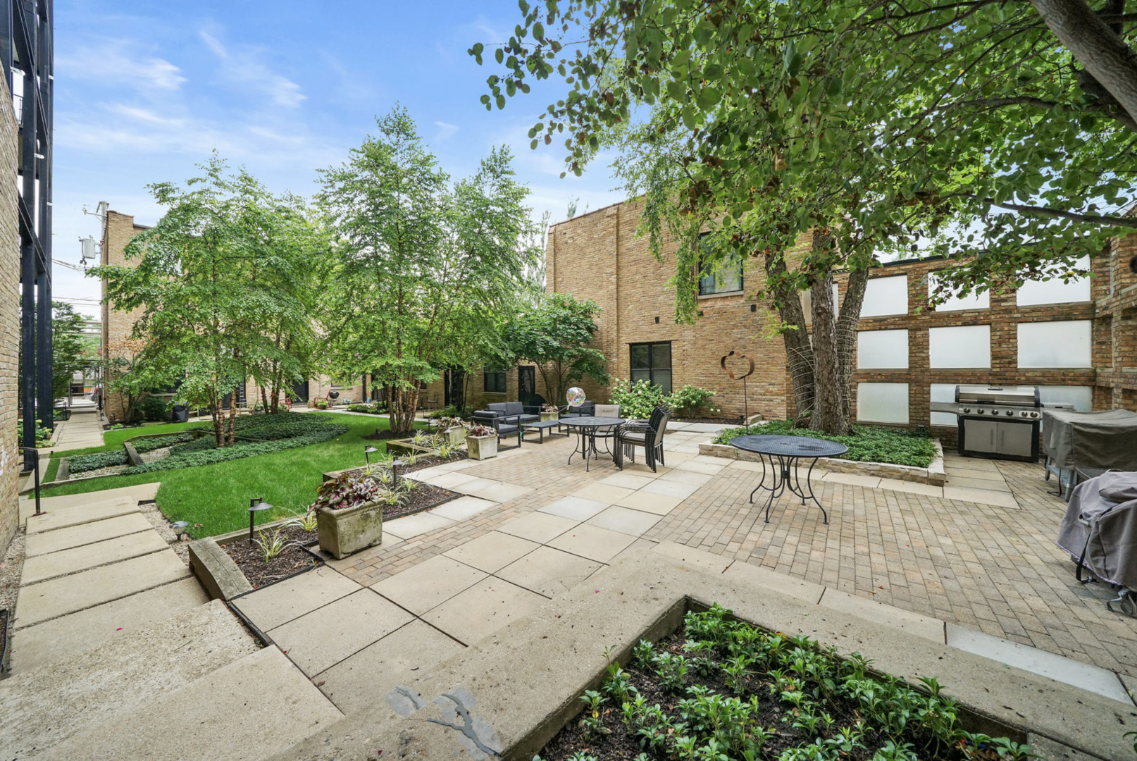 1872 N Clybourn Avenue Unit: 204