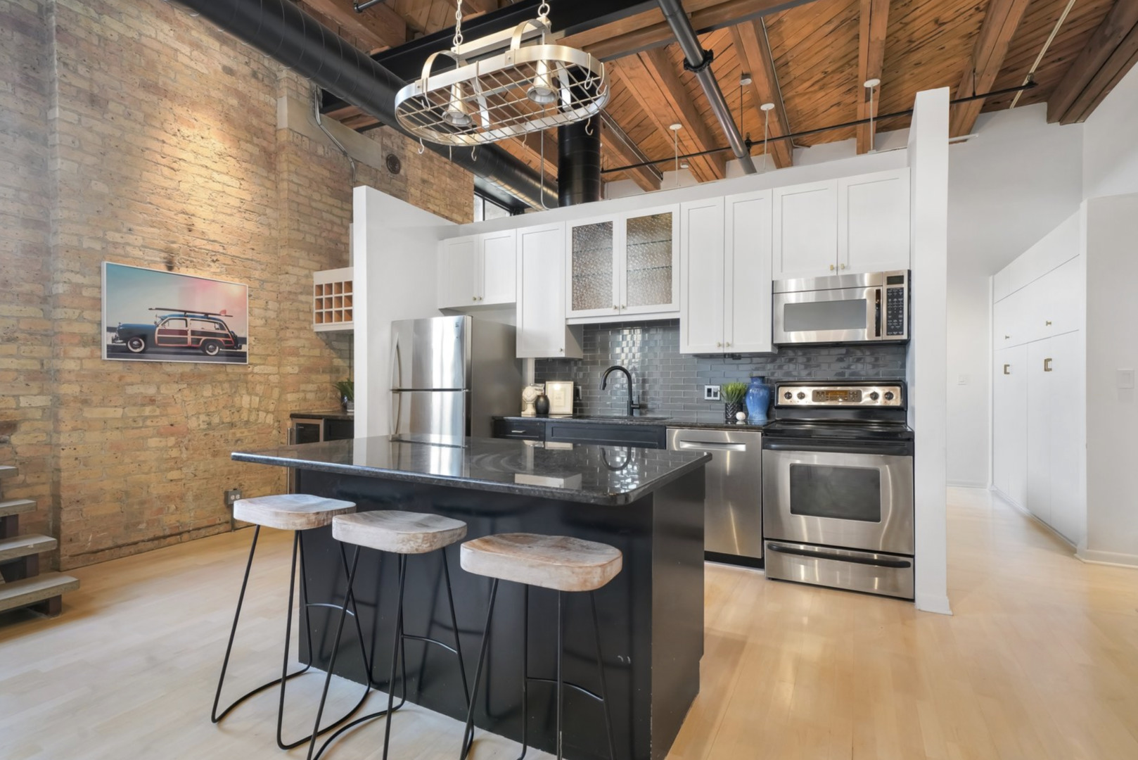 1872 N Clybourn Avenue Unit: 204