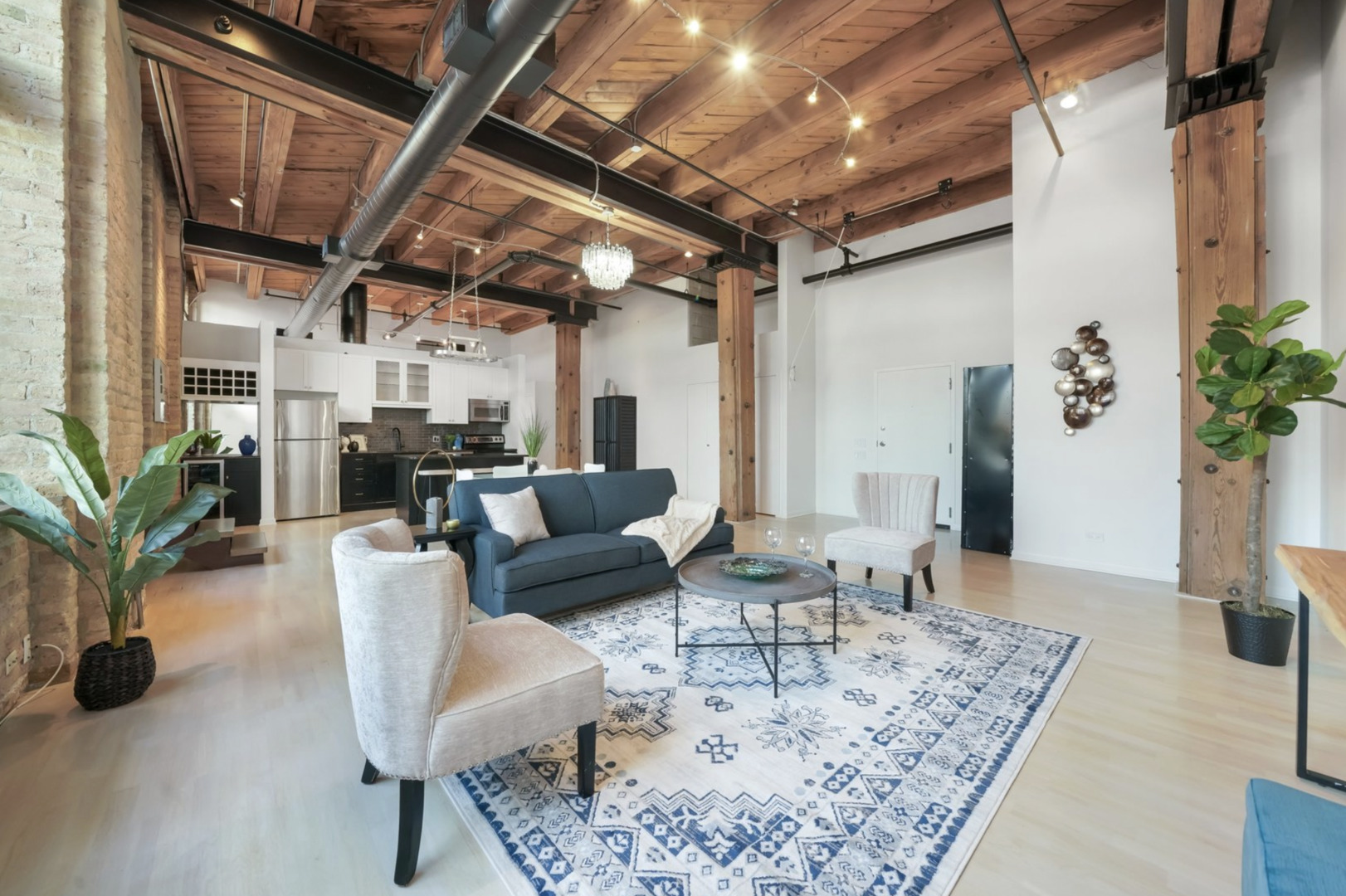 1872 N Clybourn Avenue Unit: 204