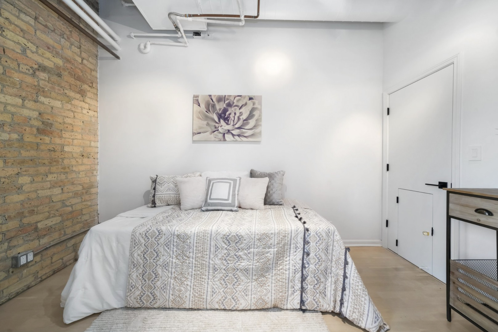 1872 N Clybourn Avenue Unit: 204