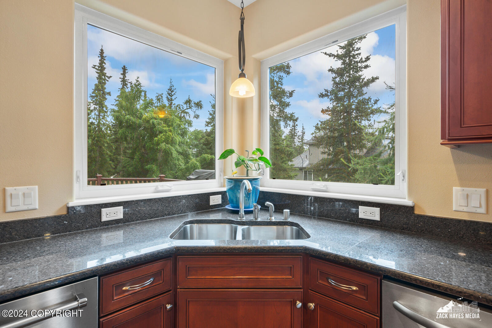 5578 Heritage Heights Drive