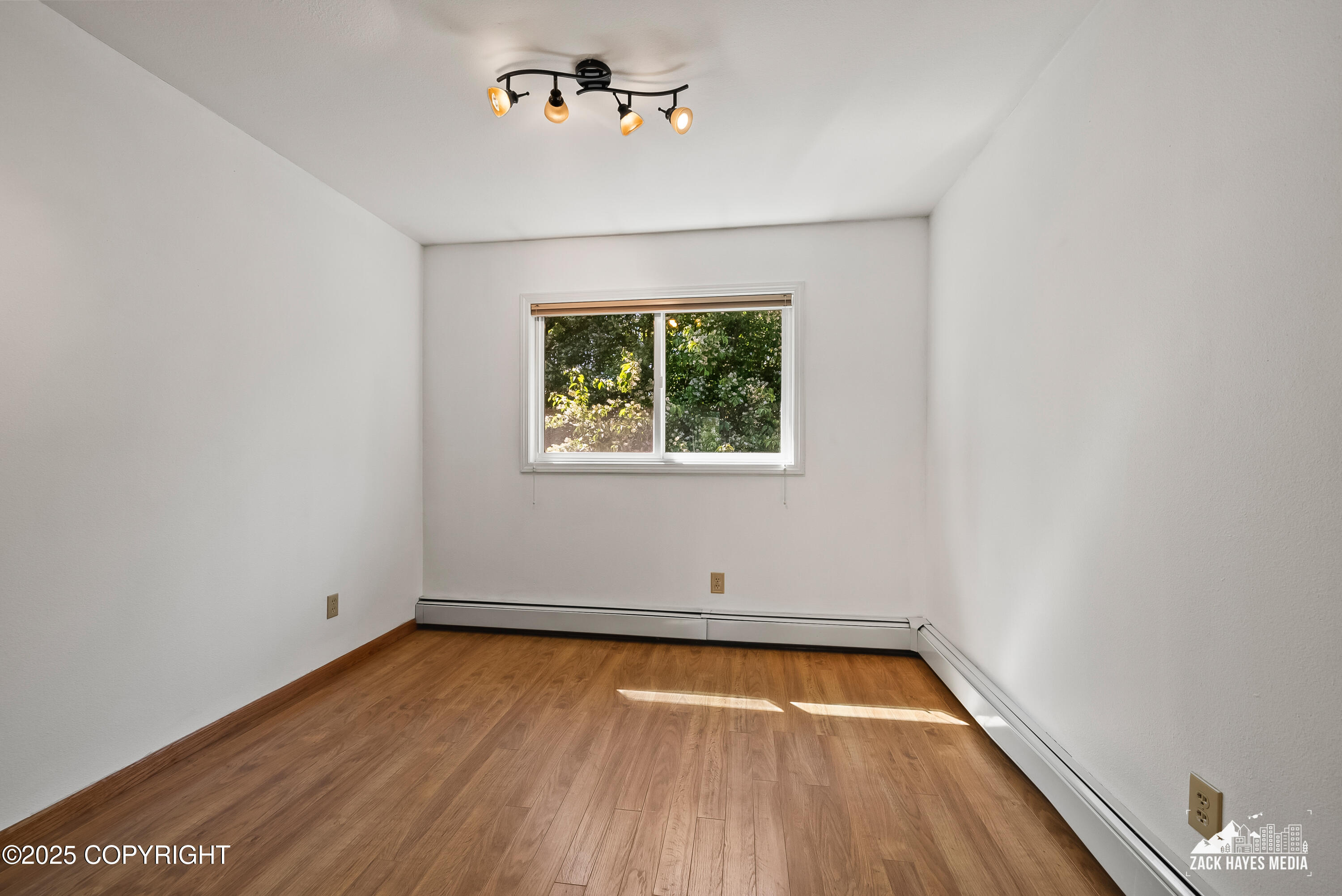 2044 Stonegate Circle